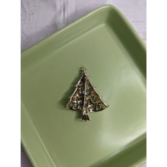Vintage Christmas Tree Brooch Pin Red Green Blue Clear Rhinestones Goldtone - Picture 3 of 3
